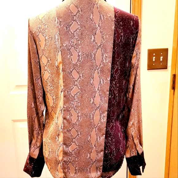 Nice button down top sz Small - Picture 7 of 11